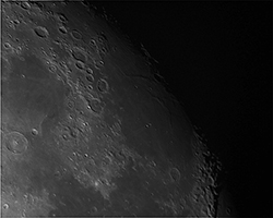 Lune avec une PL1-m (webcam).